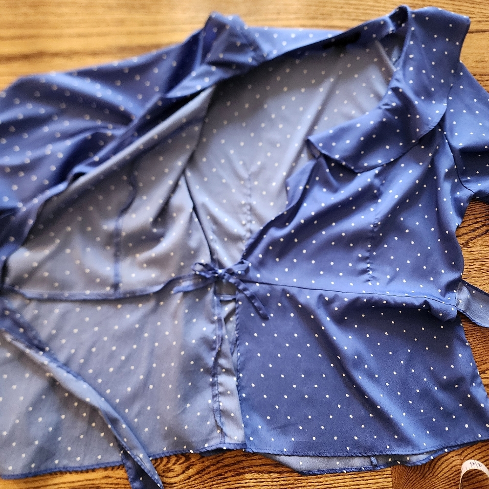 Banana Republic Ruffled Wrap Shirt Top Blouse Women's Size 8 Med Blue Silky - Picture 7 of 9